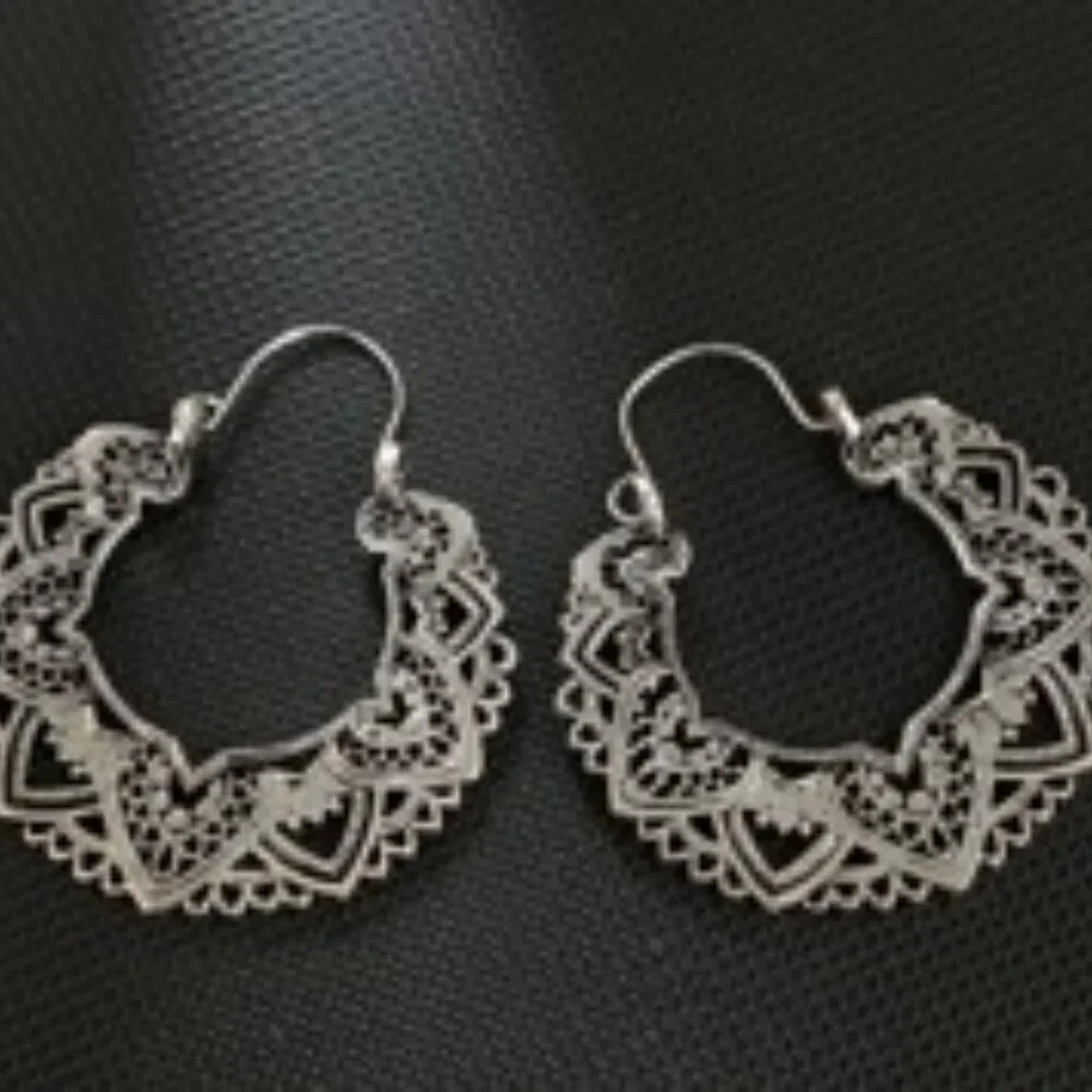 2 pairs! Silver-toned & Gold-toned Lacy Filigree & Floral Hoops - Picture 2 of 7
